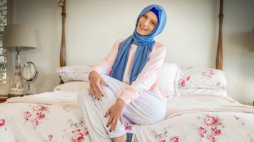 Hijab Hookup: Breaking The Rules – Izzy Lush