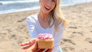 MrLuckyLife – Malibu Beach Picnic With Sexy Slim Blonde Jill Kassidy